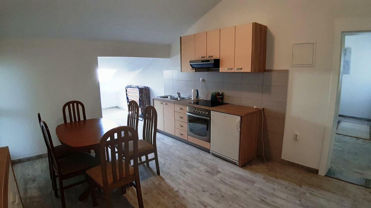 Relax Apartment Starigrad Paklenica Exterior photo