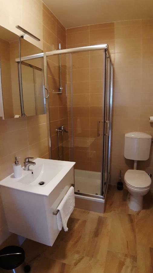 Relax Apartment Starigrad Paklenica Exterior photo