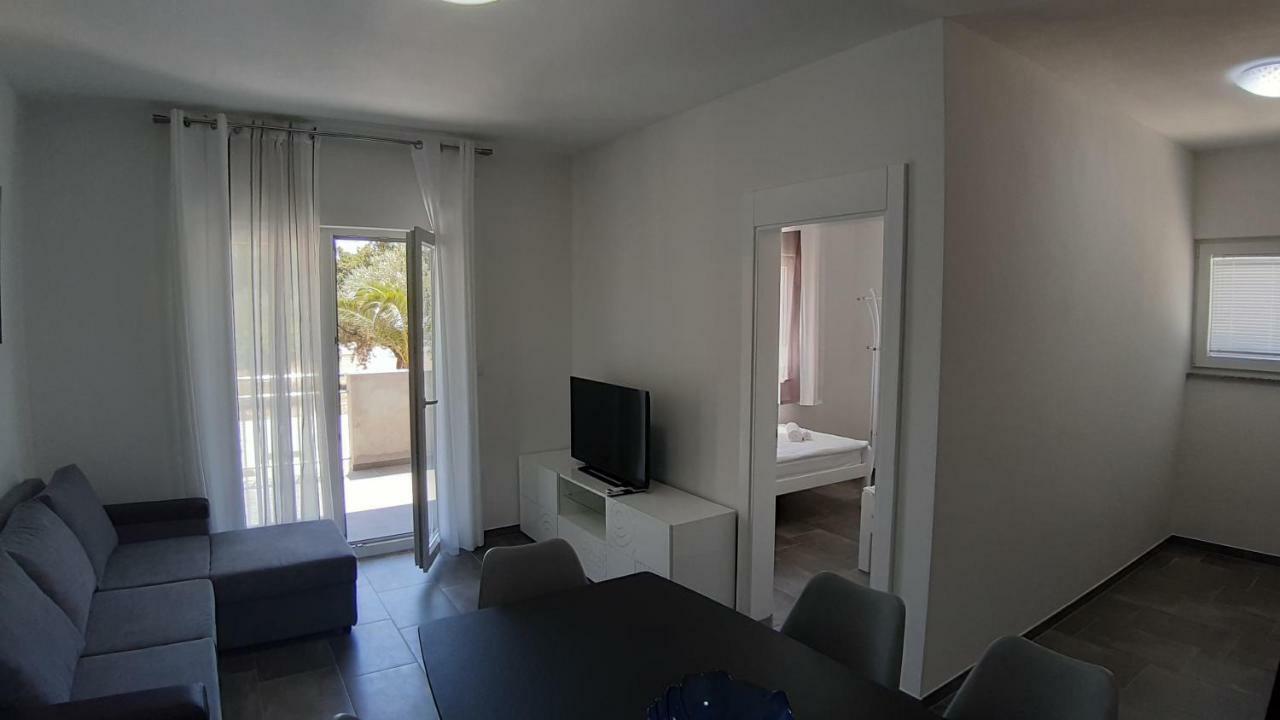 Relax Apartment Starigrad Paklenica Exterior photo